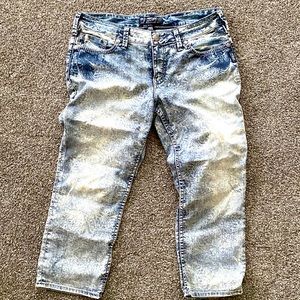 Silver Aiko Patterned Capris